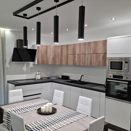 Kd Apartment, Accogliente, Moderno E Spazioso. Кастель-ди-Сангро Экстерьер фото